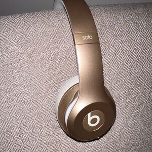 Beats by Dre Solo Headphones - Gold and White
